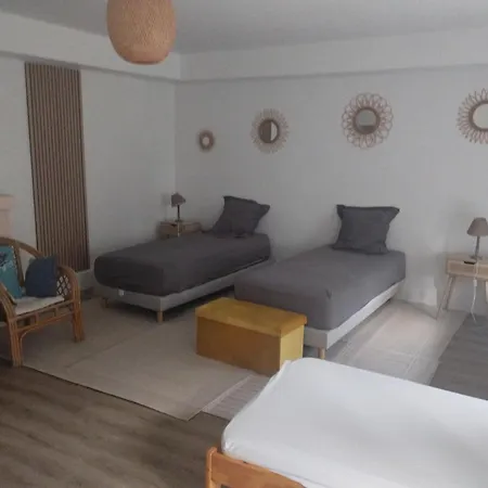 Alojamento de Acomodação e Pequeno-almoço D'hôtes L'arche D'yvann Campuac